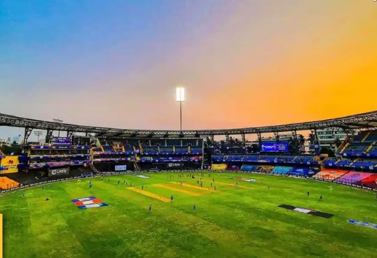 MI vs DC Pitch report